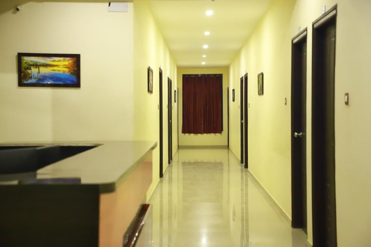 Megha Residency Hotell Haveri Exteriör bild
